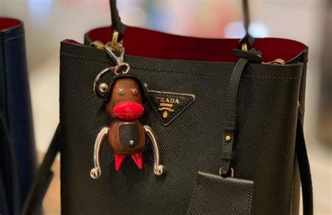 Pradamalia blackface: Prada si scusa per le accuse di  